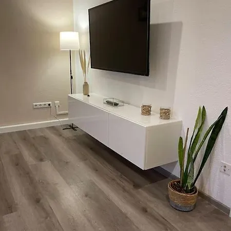 Stadtnah & Chic - Ihringshausen Retreat Apartment *