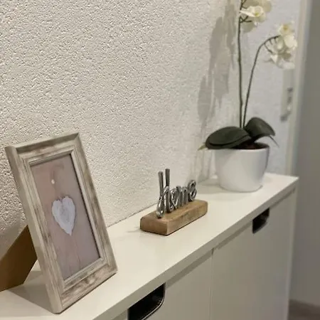 Stadtnah & Chic - Ihringshausen Retreat Apartment *
