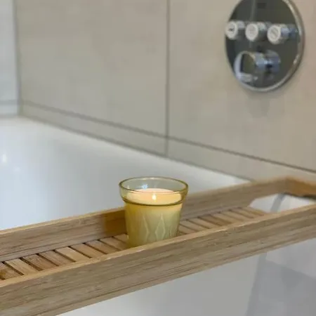 Stadtnah & Chic - Ihringshausen Retreat 아파트