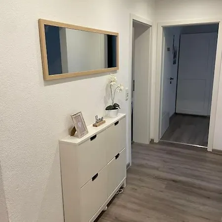 Stadtnah & Chic - Ihringshausen Retreat 아파트 *