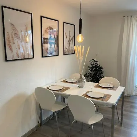 Stadtnah & Chic - Ihringshausen Retreat Apartment *